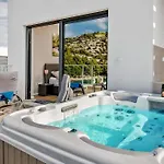 Tatjana Sol With A Pool, Hot Tub, Gym Vila *