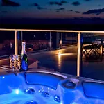Tatjana Sol With A Pool, Hot Tub, Gym Vila *