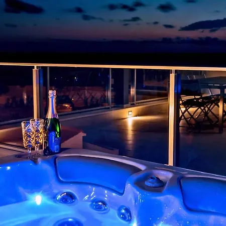 Tatjana Sol With A Pool, Hot Tub, Gym Vila *