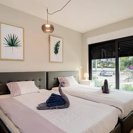 Vila Tatjana Sol With A Pool, Hot Tub, Gym