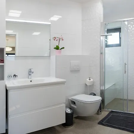 Tatjana Sol With A Pool, Hot Tub, Gym Βίλα *