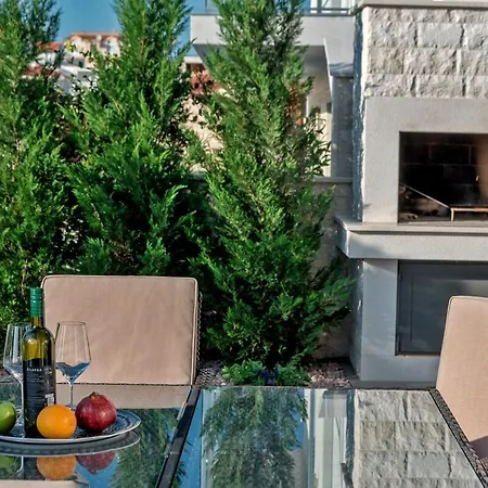 Tatjana Sol With A Pool, Hot Tub, Gym Vila