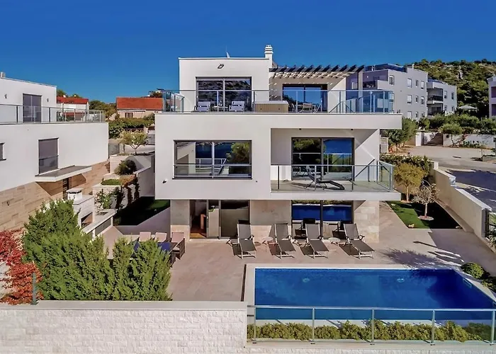 Βίλα Tatjana Sol With A Pool, Hot Tub, Gym Ražanj