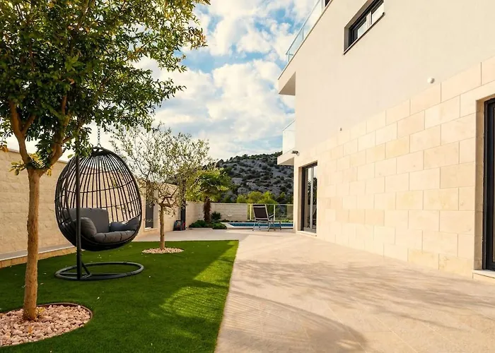 Tatjana Sol With A Pool, Hot Tub, Gym Βίλα Ražanj