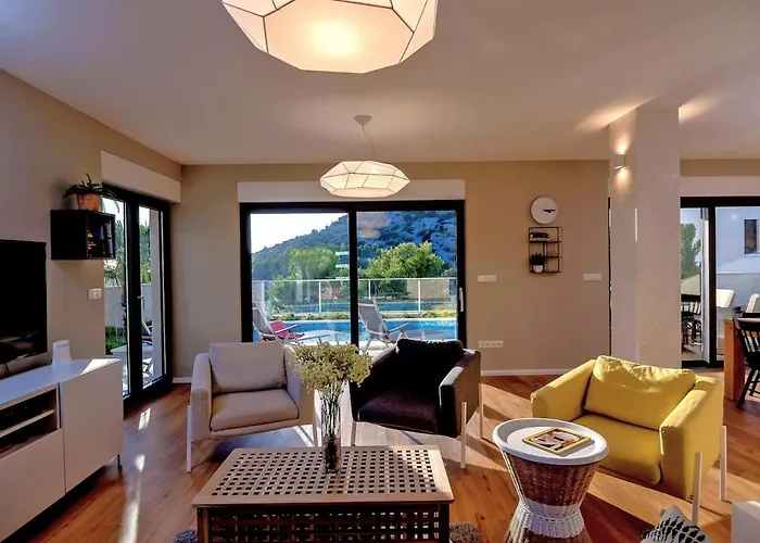 Tatjana Sol With A Pool, Hot Tub, Gym Villa *