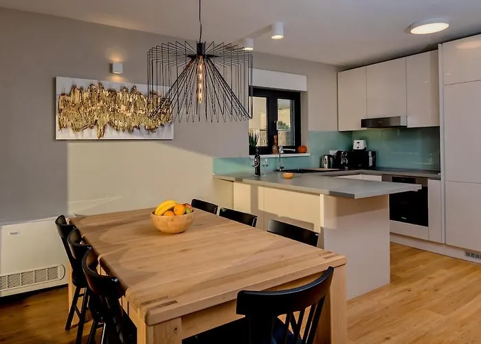 Tatjana Sol With A Pool, Hot Tub, Gym Βίλα Ražanj