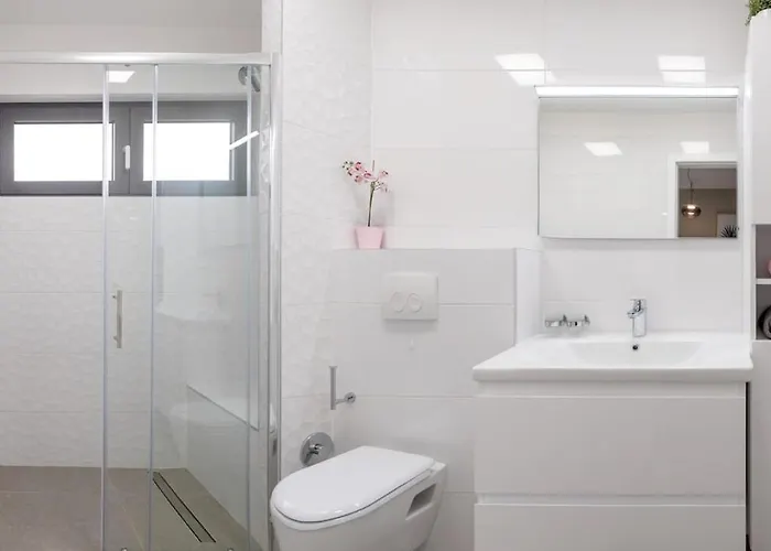 Βίλα Tatjana Sol With A Pool, Hot Tub, Gym Ražanj