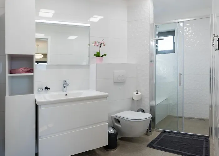 Tatjana Sol With A Pool, Hot Tub, Gym Villa *